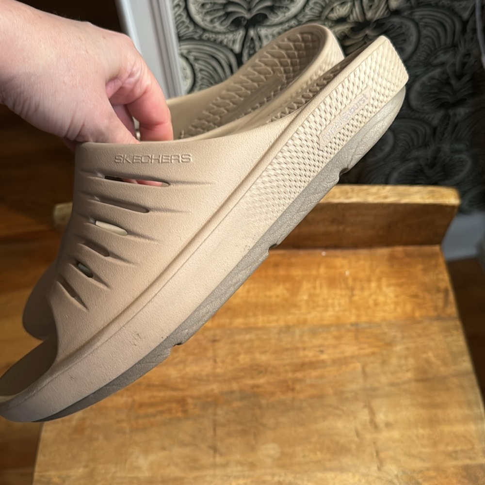 Sketchers Go Recovery Slides 10 - image 5